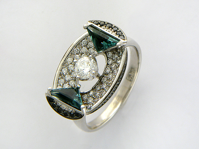 Золотое кольцо с турмалинами и бриллиантами