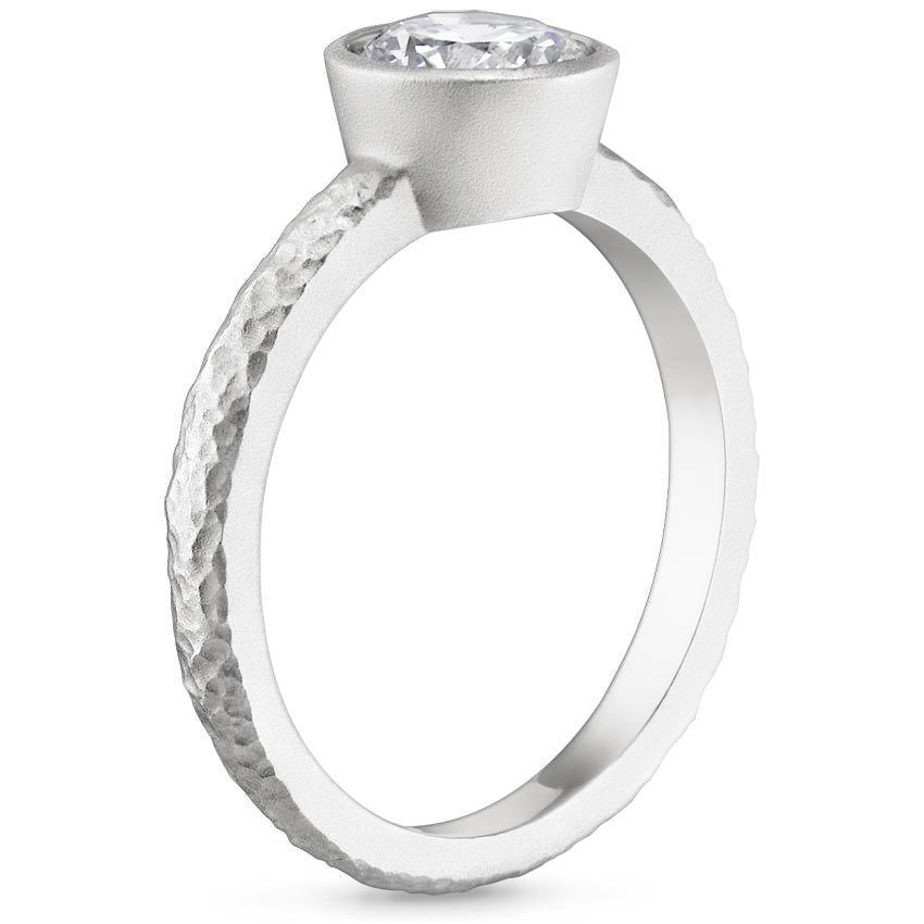 Броское помолвочное кольцо из белого золота с бриллиантом 0.8 карат Броское помолвочное кольцо из белого золота с бриллиантом 0.8 карат