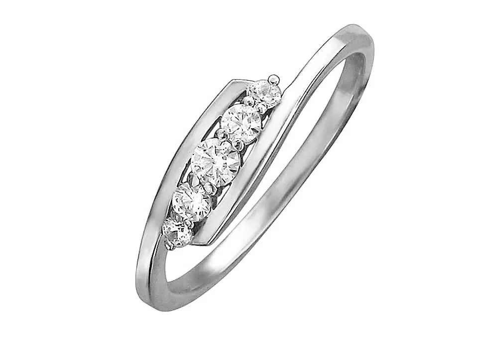 Золотое кольцо с фианитами Золотое кольцо с фианитами